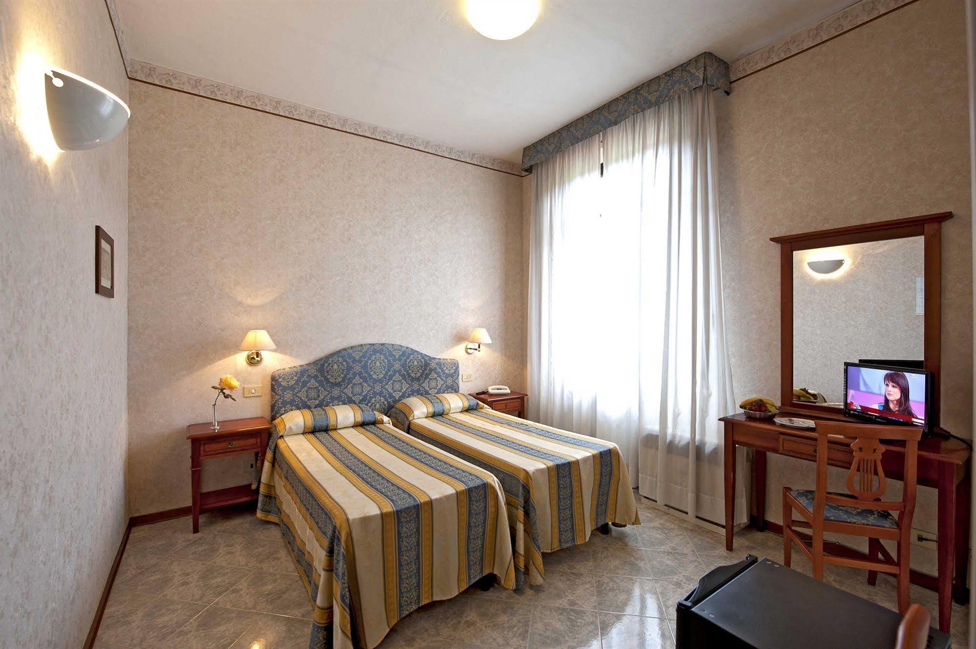 Hotel Moderno Siena Ngoại thất bức ảnh